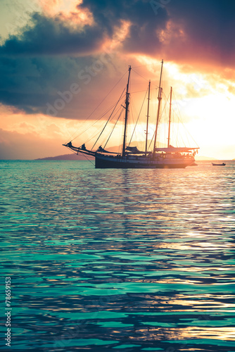 Plakat na zamówienie Recreational Yacht at the Indian Ocean