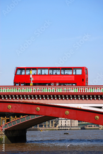 Fotografie, Tablou Red double decker bus on Blackfriars bridge in London
