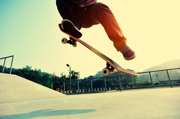 Wall Mural - skateboarder skateboarding at skatepark