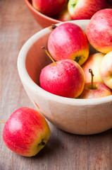 Wall Mural - red apples isolated on white