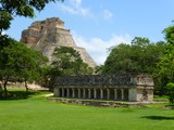 Fototapeta Miasta - General view of Uxmal in Mexico