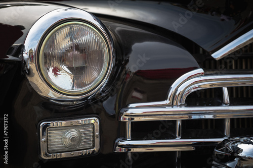 Cuadros en Lienzo Luces delanteras o faros delanteros viejos del coche del vintage