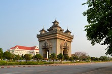 Patuxai Arch Monument, Victory Gate, Vientiane, Laos.