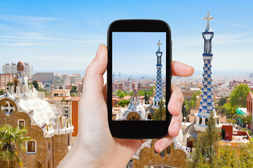 Canvas Print - tourist taking photo of Barcelona landscape