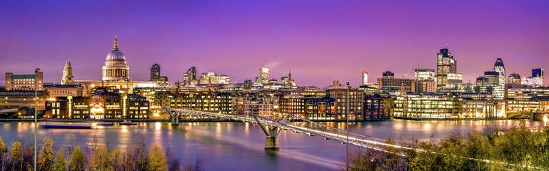 Wall Mural - City of London at twilight