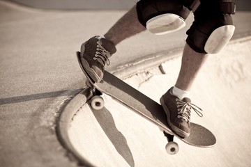 Canvas Print - Skater dropping in a bowl