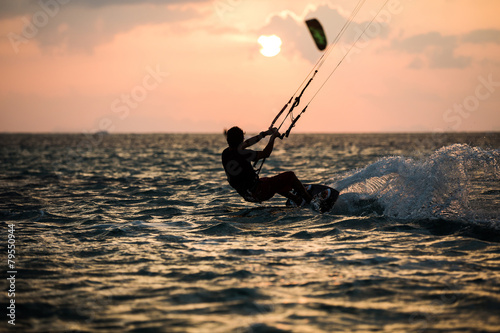 Dekoracja na wymiar  kitesurfing-kiteboarding-w-egzotycznym-miejscu-tropikalna-wyspa
