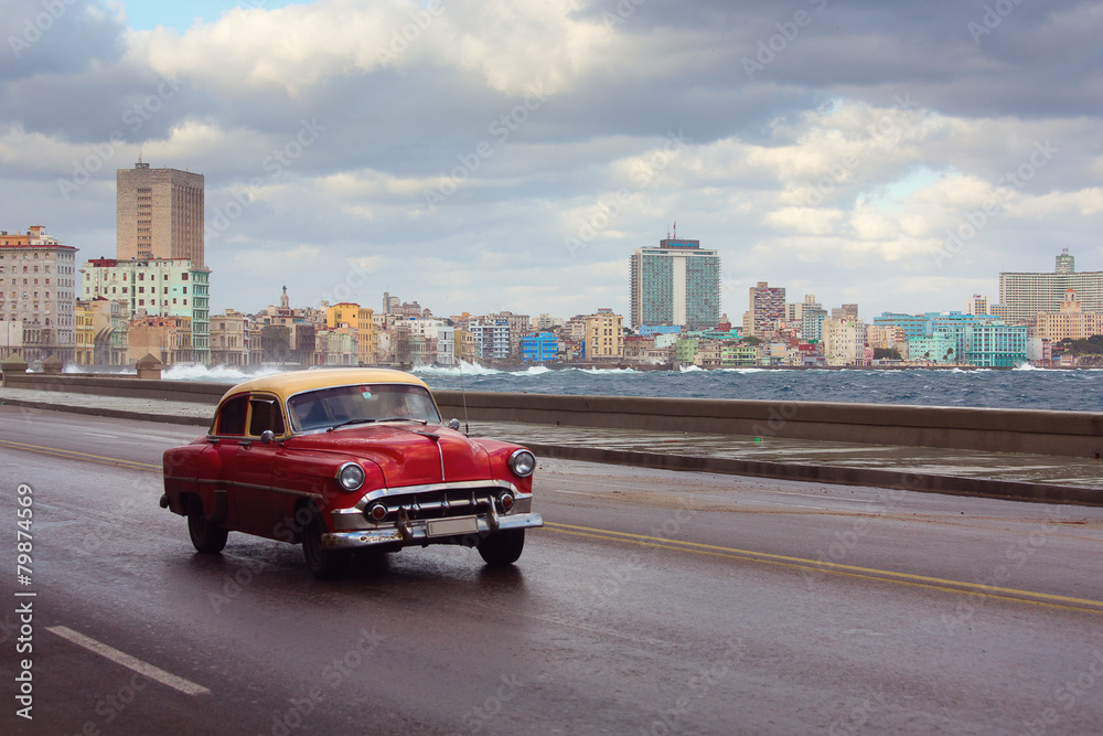 Klasyczny zabytkowy samochód, Kuba - obrazy, fototapety, plakaty 