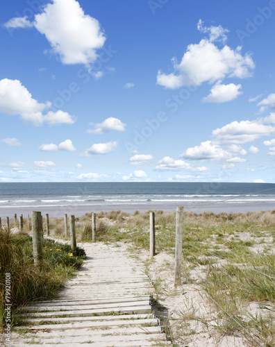 Fototapeta zejście do morza  klasyczna-sciezka-na-plaze
