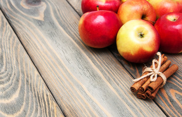 Sticker - fresh red apples with cinnamon