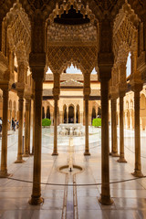 Fototapete - Alhambra de Granada: The Court of the Lions