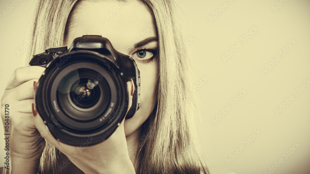 Photographer girl shooting images - obrazy, fototapety, plakaty 