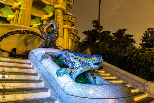 Dekoracja na wymiar  rzezba-salamandry-w-parku-guell-w-barcelonie