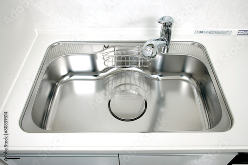 Fotografía  キッチンのワイドシンク　ハンドシャワー水栓