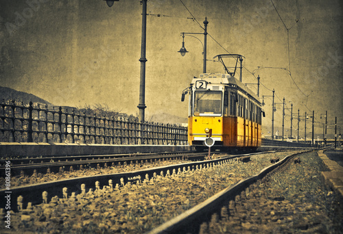 Nowoczesny obraz na płótnie The tram is coming