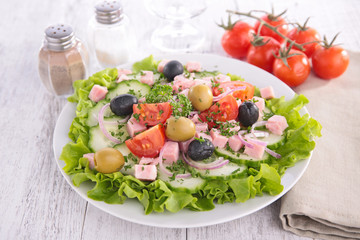 salad with ham