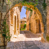 Fototapeta Uliczki - Old town in provence