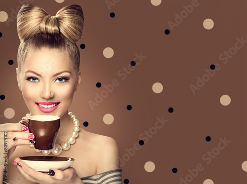 Naklejka - mata magnetyczna na lodówkę Beauty fashion model girl drinking coffee or tea