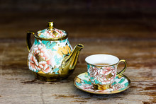 Chinaware Tea Pod And Small Drinking Bowls