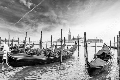 Naklejka na drzwi Moored gondolas