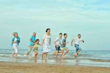 Canvas Print - Portrait of a happy family