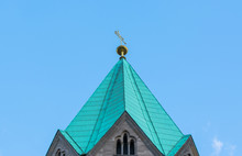 Kirchenturm Mit Symbol In Deutschland