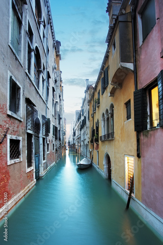 Naklejka na meble Canal in Venice, Italy at night.