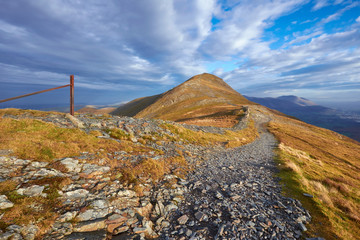 Wall Mural - mountain trail