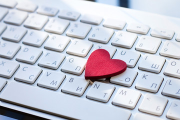 heart on the keyboard, dating online concept