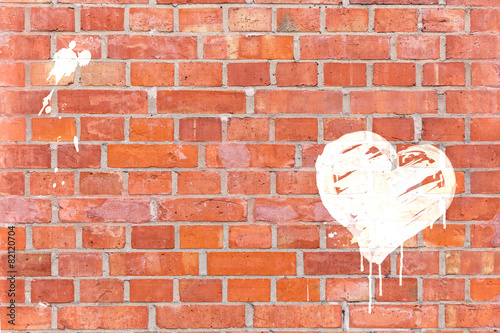 Fotomural Graffiti-Herz auf eine del Mauer gerendert mit Platz für texto