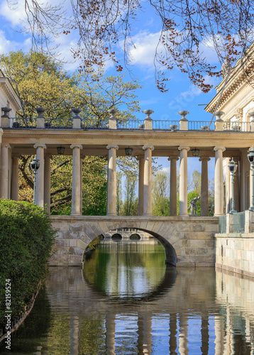 Naklejka na szybę Lazienki Park in Warsaw, details of the Palace on the Water