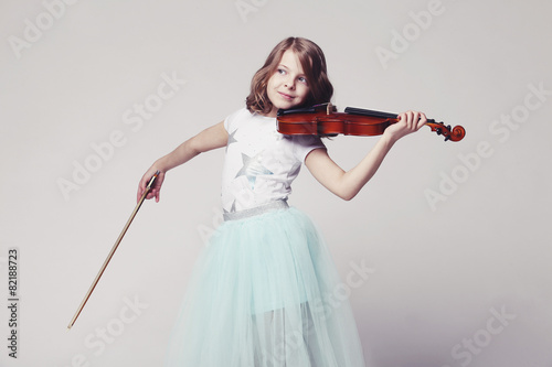 Plakat Dziewczynka ze skrzypcami