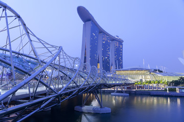 Wall Mural - Nightscape of Singapore Marina Bay Sand and Helix Bridge 