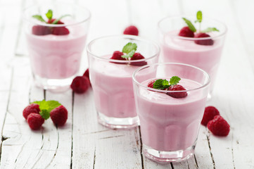 Canvas Print - Homemade yogurt with raspberry and mint