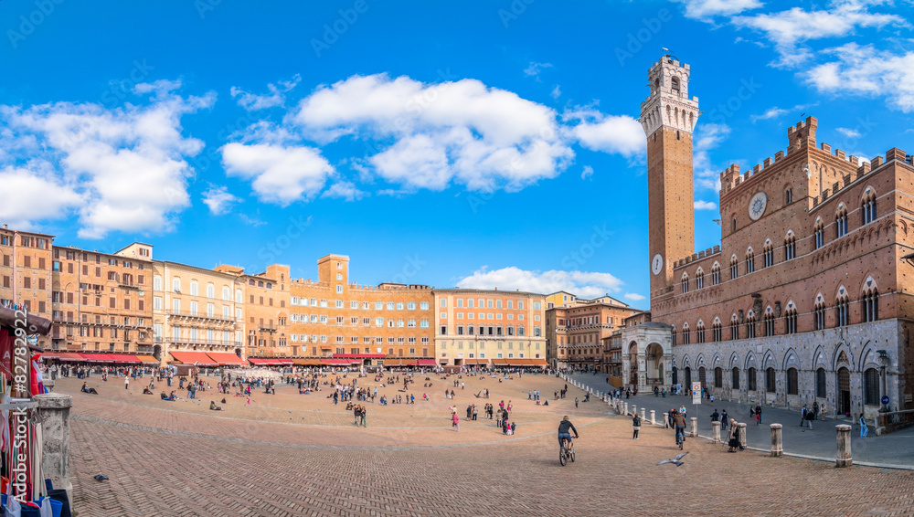 Campo Square with Mangia Tower, Siena, Italy - obrazy, fototapety, plakaty 