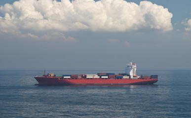 Wall Mural - Large container vessel ship and the horizon