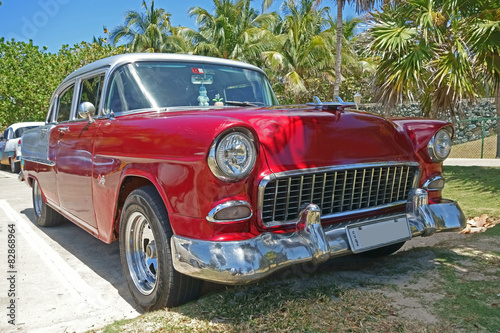 czerwony-samochod-vintage