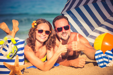 Poster - Young couple on the beach