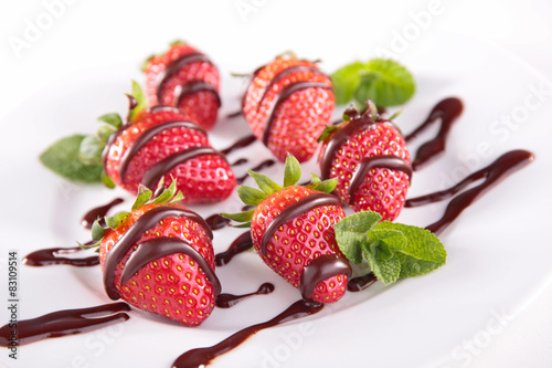 Naklejka dekoracyjna strawberry and chocolate