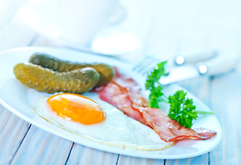 Sticker - fried egg with bacon