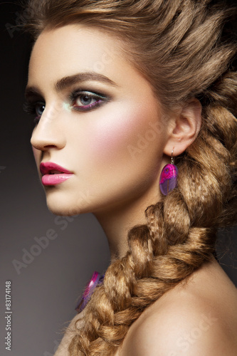 Fototapeta do kuchni Close-up portrait of beautiful woman with bright make-up