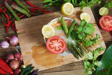 Noodle with lemon  tomatoes and asparagus