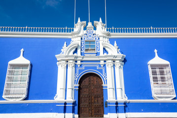 Poster - Blue Colonial Building in Peru