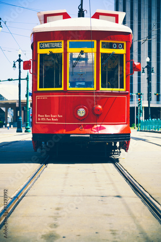 Cuadros en Lienzo Calle roja del coche en Nueva Orleans