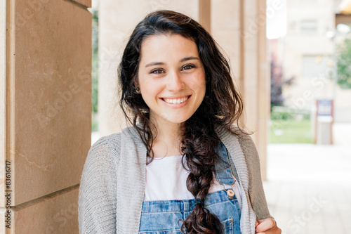 Fotografia Cute student girl looking at camera