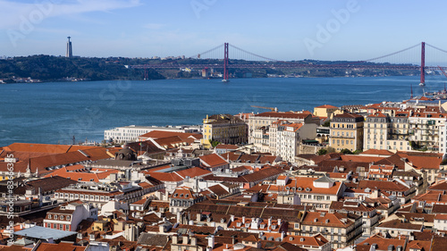 Naklejka na drzwi Puente 25 de abril en Lisboa