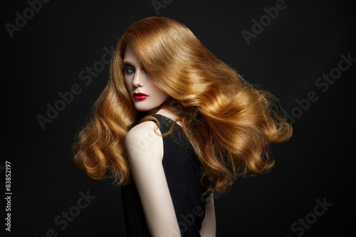 Femme Chic avec les cheveux rouges Poster Mural XXL