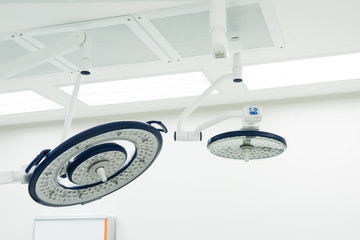 lighting equipment in surgery room