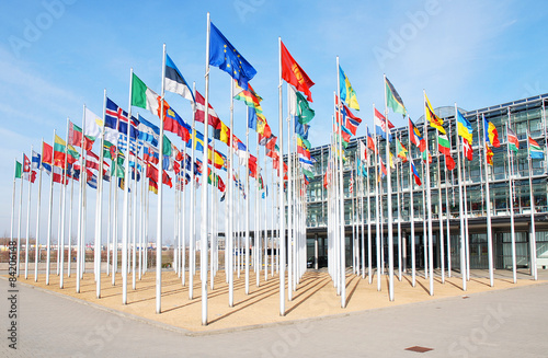 Fotografia ordentliches Flaggenmeer vor Messe