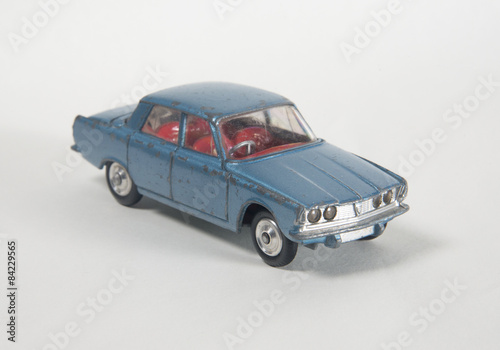 corgi toys rover 2000